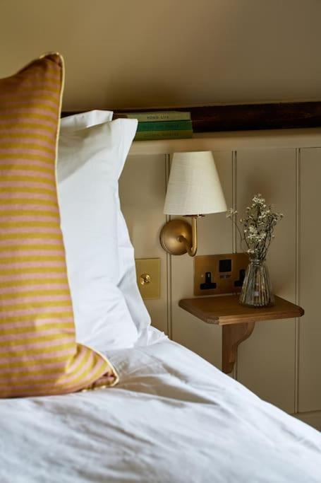 Dawn At The Sun Inn Felmersham, Our Signature Duplex Suite Sharnbrook Ngoại thất bức ảnh